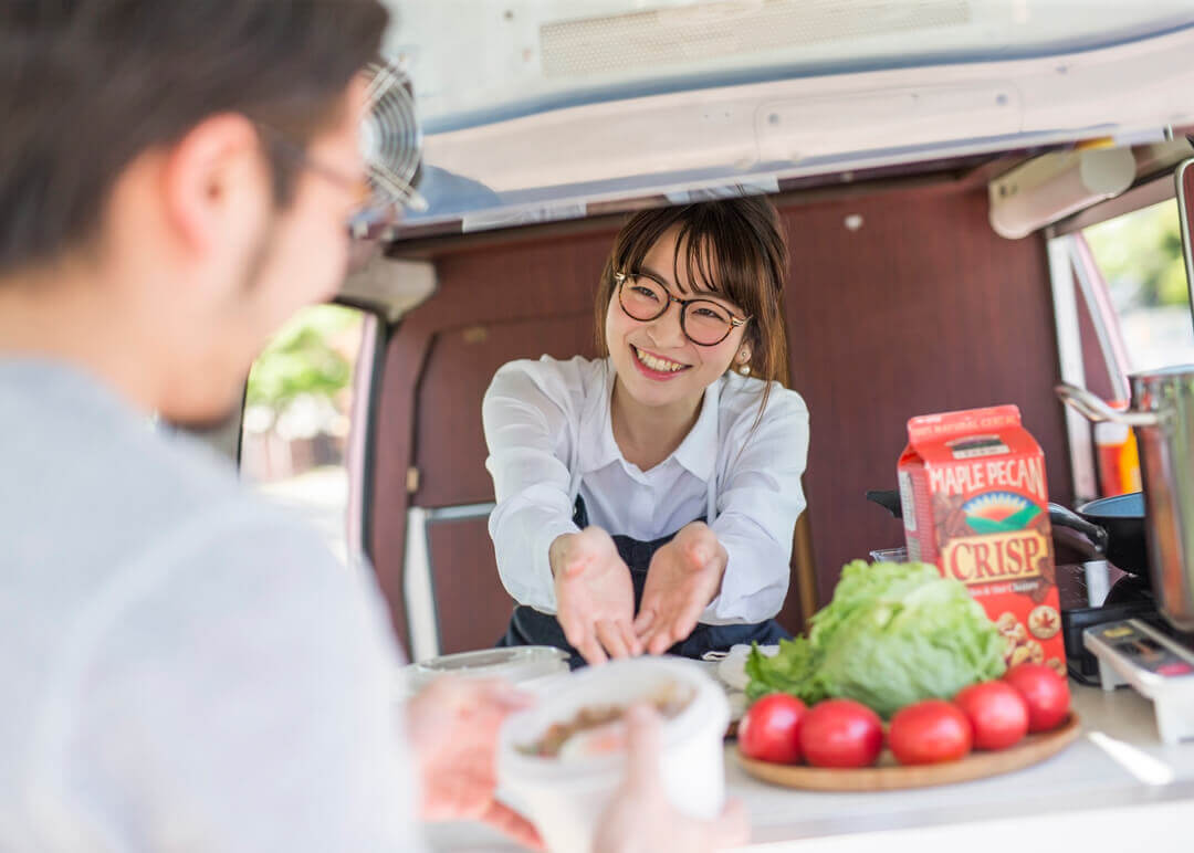 キッチンカーで軽トラの荷台カスタムを活用