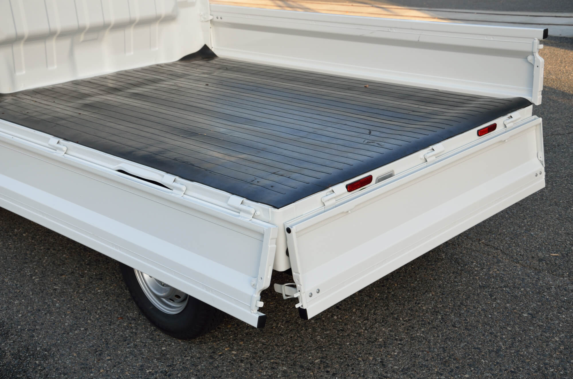 軽トラをより快適化するには荷台ボックスの導入がおすすめ